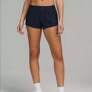 Lululemon Hotty Hot Low-Rise Lined Short 2.5"